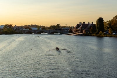 Cover image for From the Charles to the Thames: Harvard Alums Take on the Boat Race