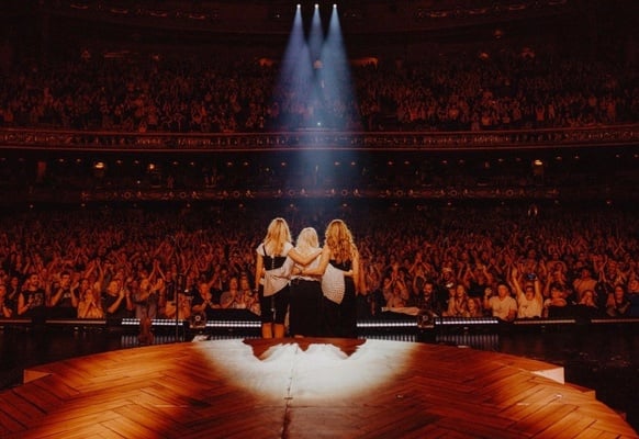 Cover image for The Chicks Concert Review: Twenty Years of ‘Taking The Long Way’
